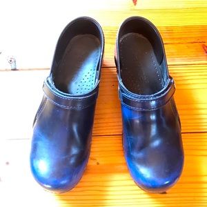 Sanita Dansko Blue Black Clogs, EUC, 38